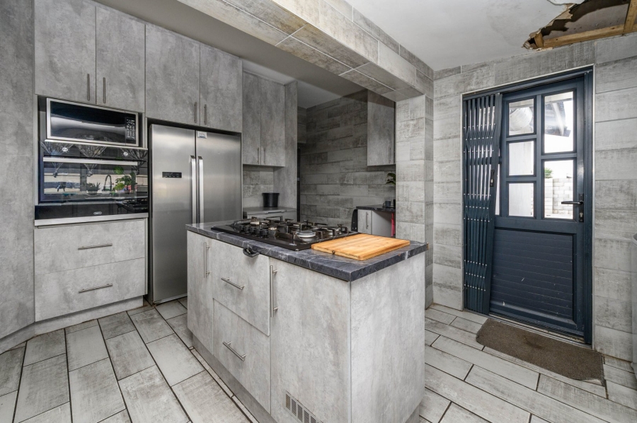 9 Bedroom Property for Sale in Algoa Park Eastern Cape